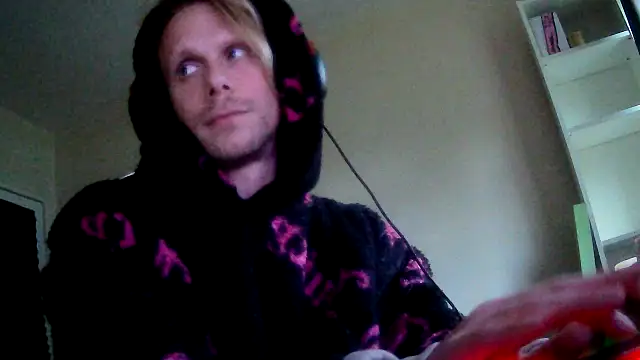 TheMaxDamage online show from November 18, 3:38 pm