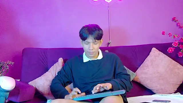 Liam Sinclair online show from February 5, 7:32 pm