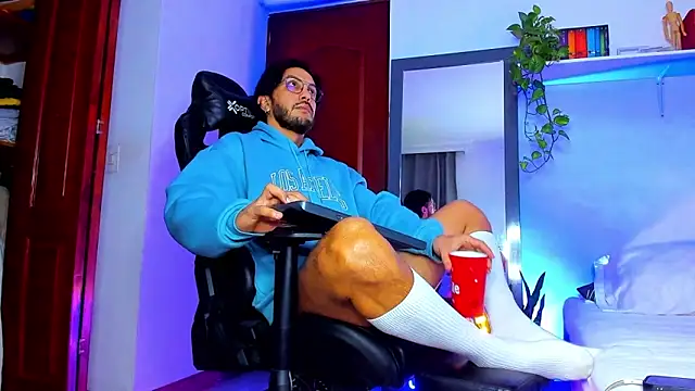 JotaCeliz online show from February 25, 11:00 am