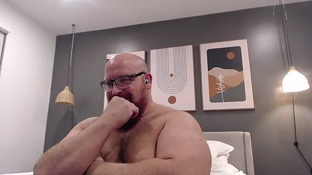 BigBearforCuddles online show from April 16, 2:44 am