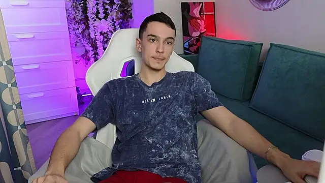 MoonlinSkinn online show from February 20, 6:26 am