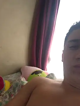 Alvarezz0202 online show from April 19, 7:05 pm