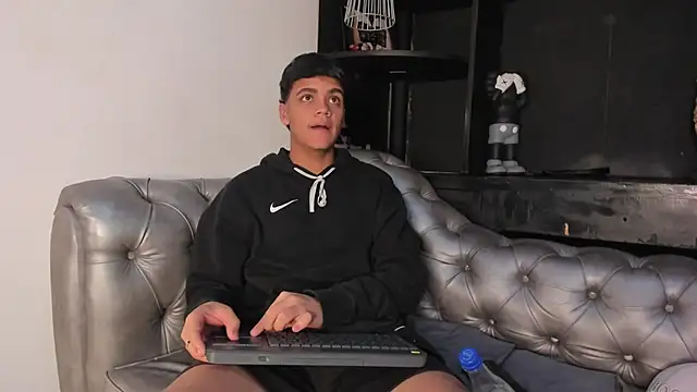 Isaac Collins  online show from November 29, 8:44 pm