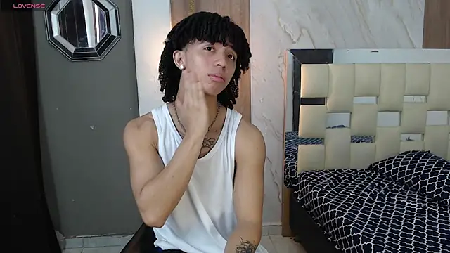 kim curlyy online show from April 14, 1:33 pm