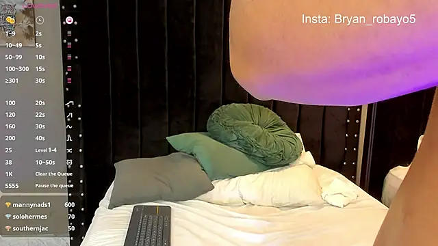 Bryan robayo5 online show from April 3, 5:32 pm