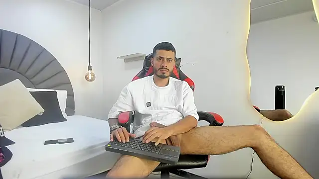 MatthewCullen online show from February 8, 8:46 pm