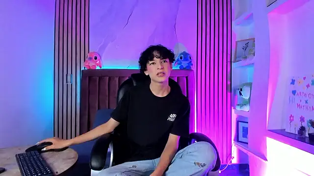 SthepanodiMonaco online show from March 27, 3:32 am