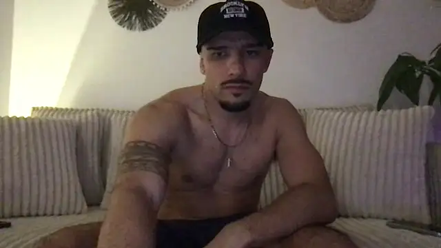 lorenzoca9897 online show from March 11, 11:01 pm