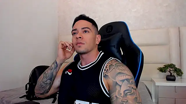 maddox santana online show from January 8, 5:01 am