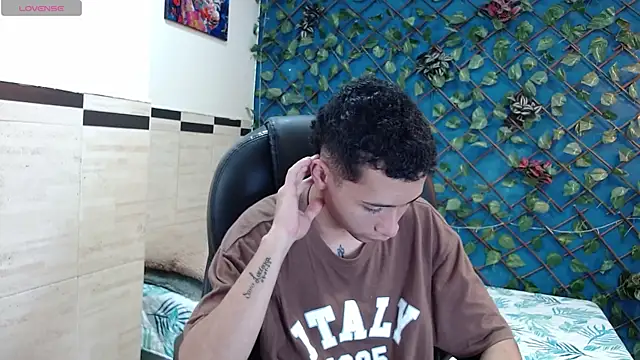 LucassSmith11 online show from April 18, 7:18 pm