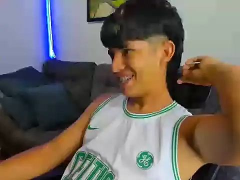 Mikke18 online show from December 23, 3:37 am