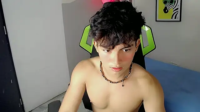 Green XoX online show from November 29, 9:50 pm