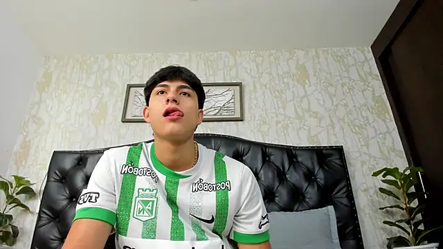 Lander Cruz online show from March 21, 5:17 pm