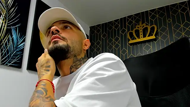 lucky smith1 online show from December 15, 9:45 pm