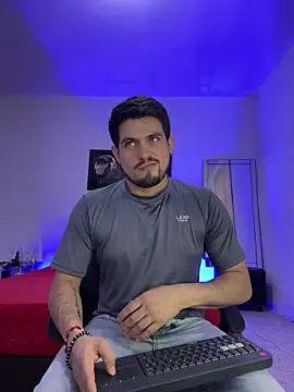 williamsmiiths16 online show from May 25, 8:37 pm