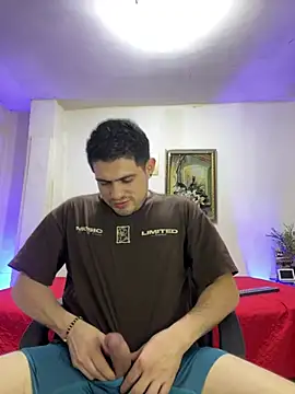 williamsmiiths16 online show from February 18, 3:20 pm