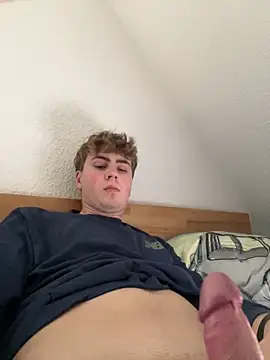 hannes256102 online show from June 6, 4:24 pm