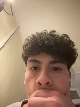 hungspanishtwink online show from February 14, 11:11 pm