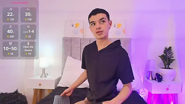 Kris Storm online show from December 18, 8:05 pm