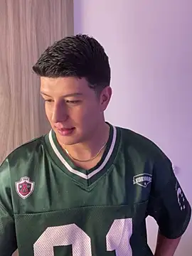 Goldenknight33 online show from March 25, 2:10 pm