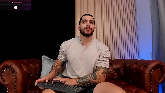 KyleNorth  online show from February 21, 1:23 pm