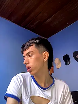 Juan Gomezz26 online show from December 15, 11:13 pm