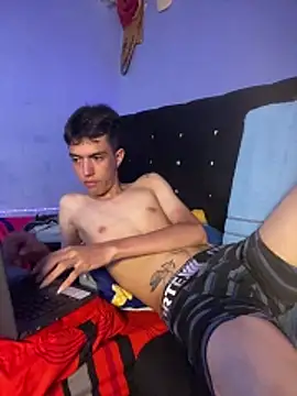 Juan Gomezz26 online show from March 22, 11:10 pm