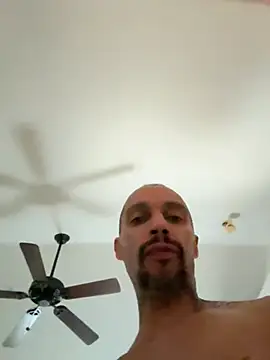 faces818 online show from March 22, 10:04 pm