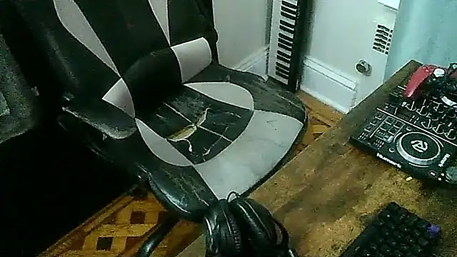 MrUnintentional online show from January 8, 3:23 am