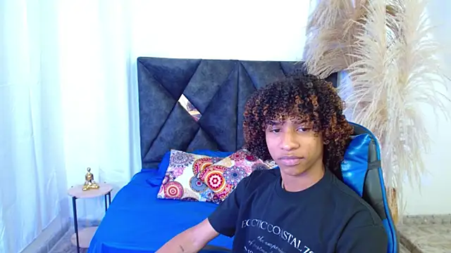 angelll18  online show from March 19, 8:56 pm