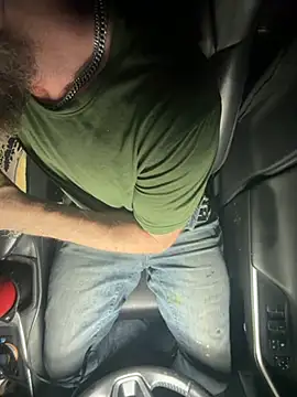 HouseOfHans online show from February 8, 9:19 pm