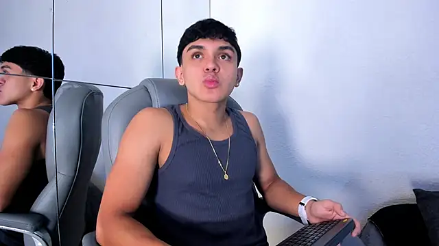  TaylorBlack online show from May 28, 11:41 am