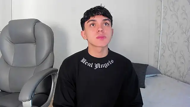  TaylorBlack online show from March 27, 11:33 am