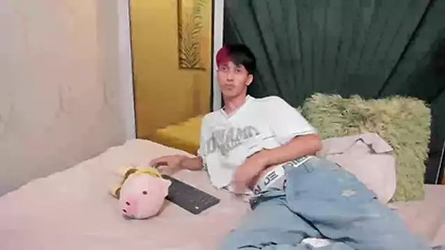 wildboy22  online show from January 13, 2:05 am