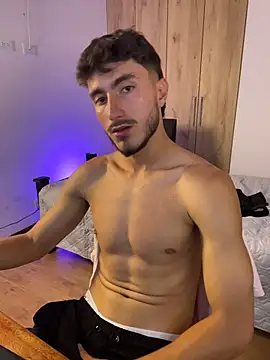 LIAM COLT online show from April 1, 8:06 pm