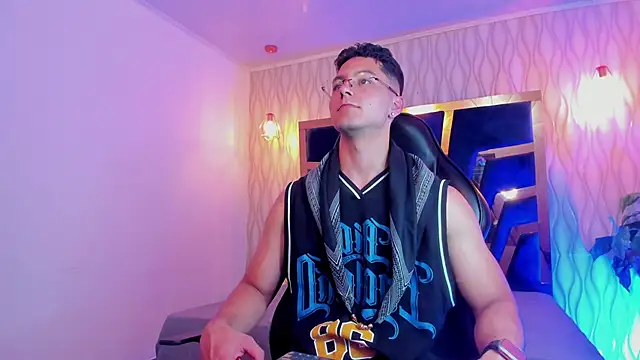 Noah Clarkk online show from March 6, 6:05 pm