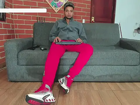 naughty master  online show from April 3, 3:14 am