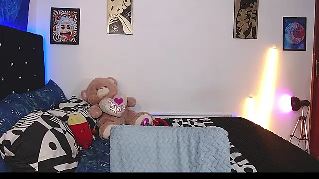 yorsamm smit online show from February 20, 6:37 am