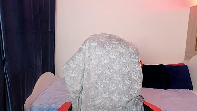 lucidangelok1 online show from March 28, 8:47 am