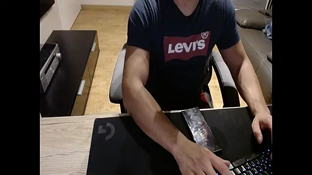 sensualman90 online show from March 15, 9:32 pm