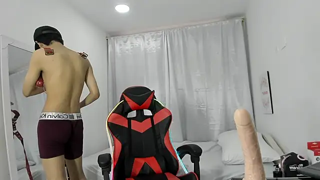 julian xx online show from March 12, 7:21 pm