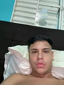 Wellington00  online show from February 10, 1:21 am