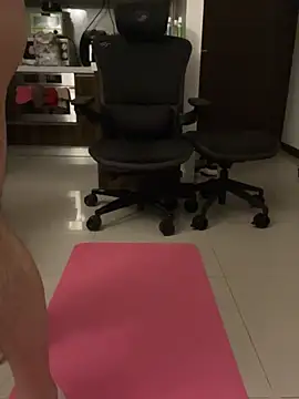 W0Ijn online show from March 27, 5:03 pm