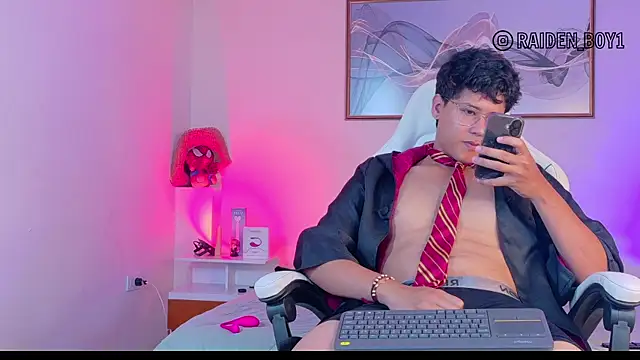 RaidenBoy11 online show from January 11, 7:17 pm