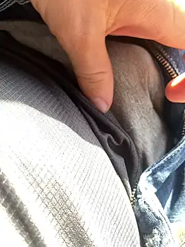 allee2206 online show from March 10, 8:31 am