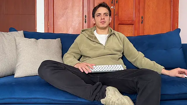 Enzho liam online show from February 6, 4:59 pm