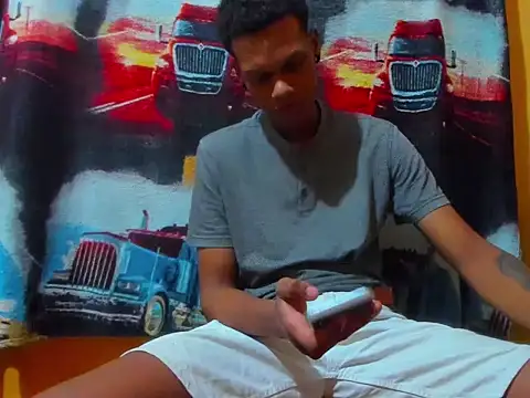 aunstin mohamme online show from February 11, 5:23 am