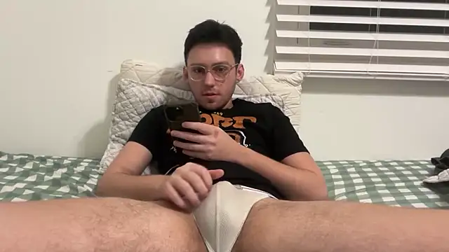 bttmboy21 online show from March 12, 1:35 am