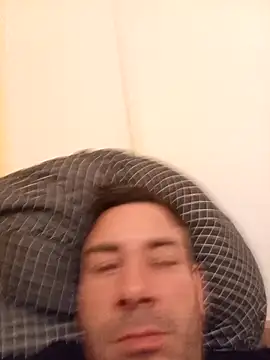 MiWaBitch online show from January 8, 9:42 pm