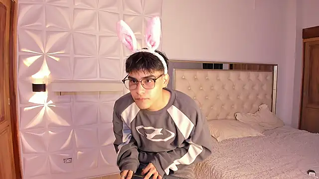 IamJuanJoc online show from February 2, 4:11 am